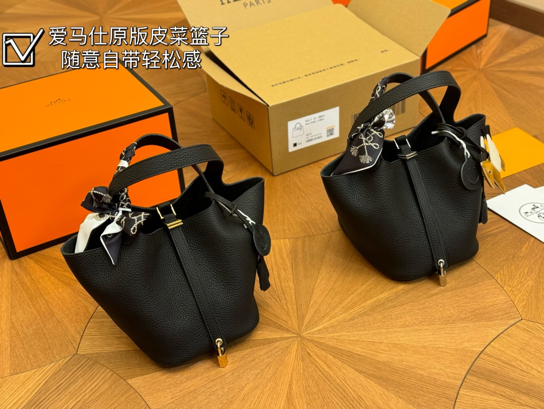 Top with folding box size: 18*20cm Hermès H Home vegetable basket‼ ️‼ ️First layer cowhide oil wax thread🧵 Delivered silk scarf Xiaoma ⚠️The leather is very textured! There is sag! Those who know the goods must buy it! The sample in Turi is the shipping entity