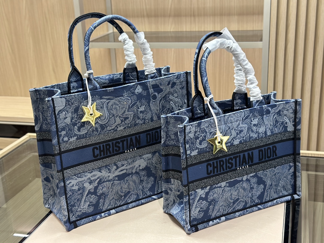 Top version original Dior original cloth jacquard Dior book tote detail picture is the delivery picture