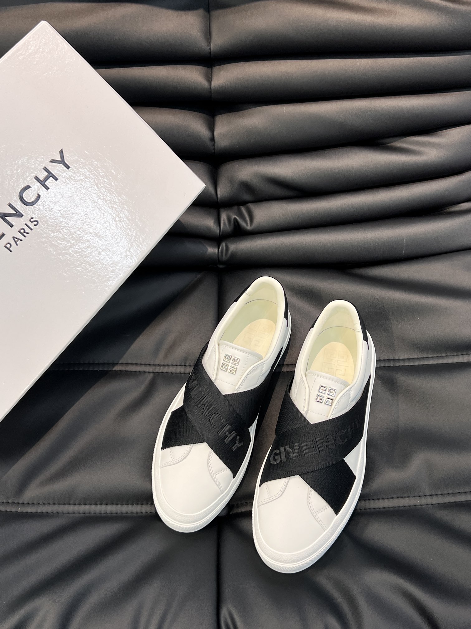 Givenchy.Givenchy low-top casual shoes